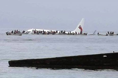 Papua New Guinea plane crashes into Pacific lagoon
