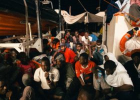 Aquarius: Stranded migrants land in Malta after standoff