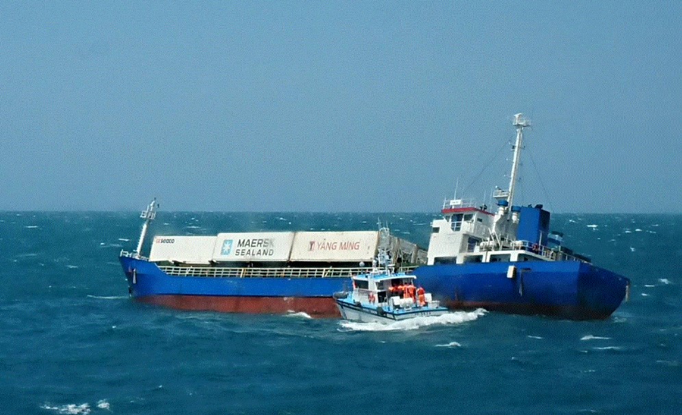 Crew evacuated from sinking ship off Taiwan