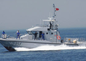 Moroccan navy shoots at migrants boat