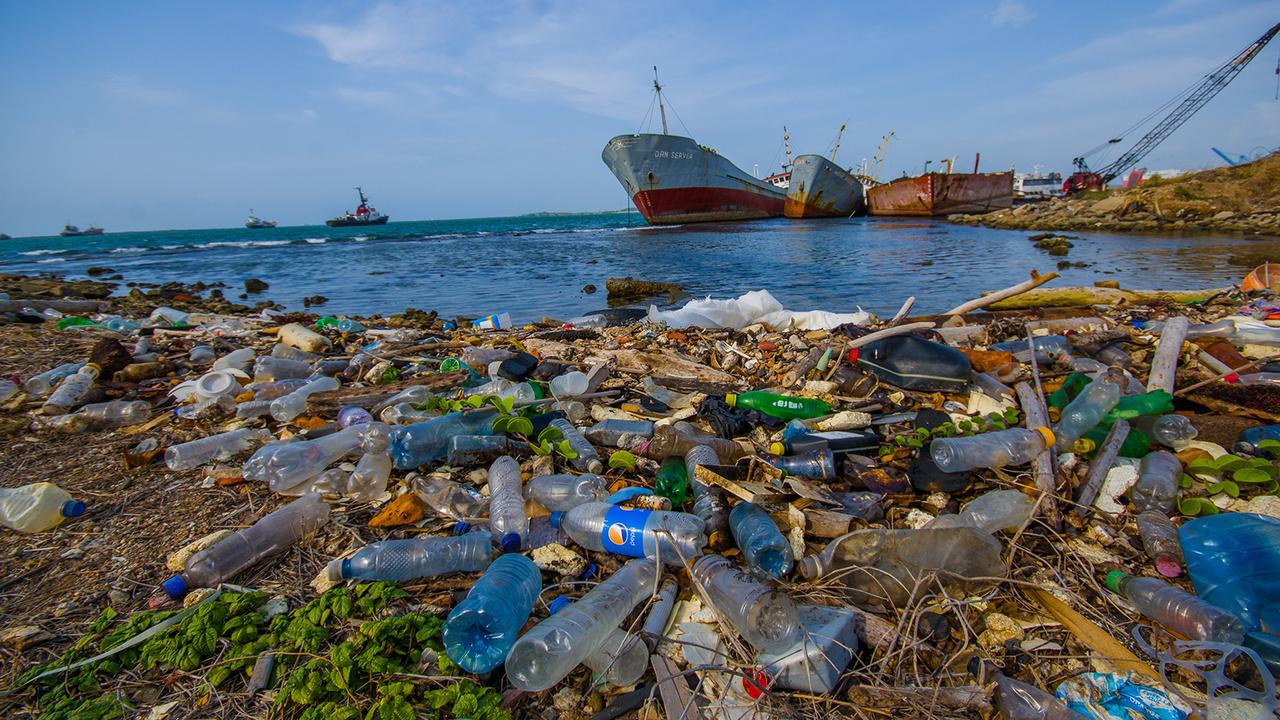 IMO eyes tougher measures to reduce marine plastic litter from ships
