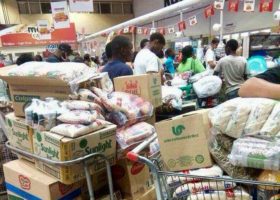 Zimbabwe lifts import ban on basic goods