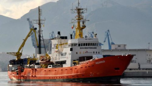 Italian authorities order seizure of migrant rescue ship aquarius