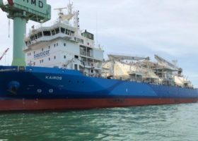 Petronas delivers first LNG cargo to marine-fuel supply vessel