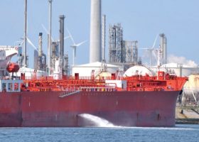 Singapore prohibits 'wash water' discharge at ports from 2020