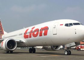 Lion Air jet not airworthy on flight before crash - Investigators