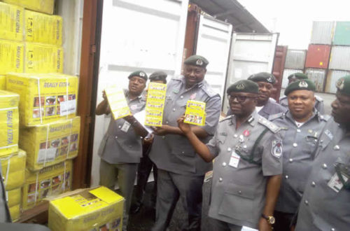 Customs-officers-and-the-containers