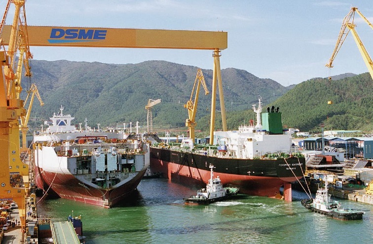 Workers of Daewoo Shipbuilding agree on strike to protest takeover by Hyundai