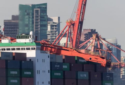 Crane booms collapses onto containership at Port of Vancouve_
