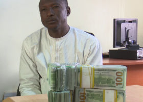 EFCC arrests man for failing to declare $207,000 at Kano airport