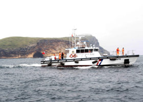 One dead, 10 missing after vessel sinks off China