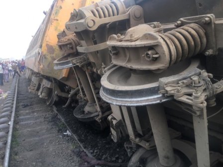 One killed, several injured as passenger train derails in Lagos