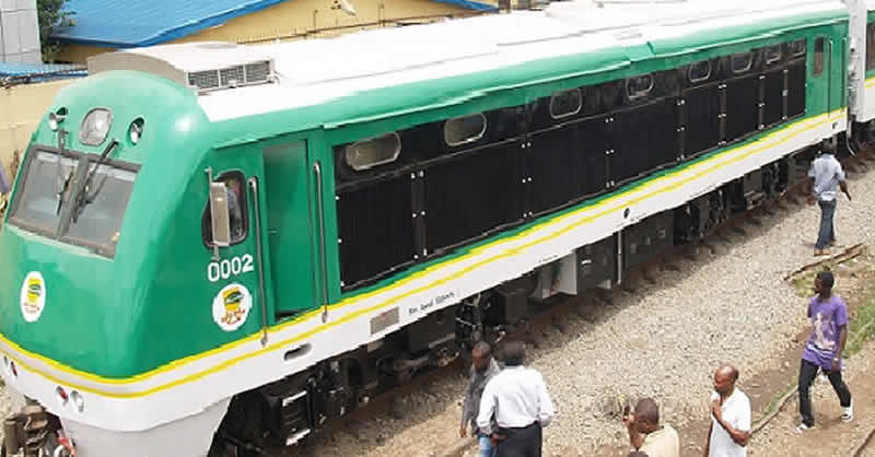 FG suspends Lagos-Abeokuta free train ride