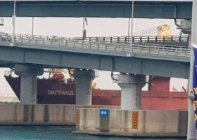 VIDEO: Cargo ship runs into Korean bridge