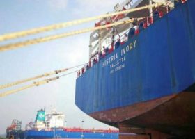Pirates attack ship off Lome, kidnap 3 sailors