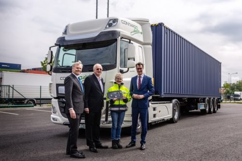 German port begins e-trucking 