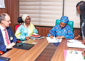 Apapa gridlock: NPA, APM Capital to move containers to Epe by barges 