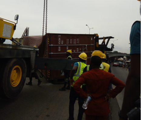 Container falls on Ojuelegba bridge