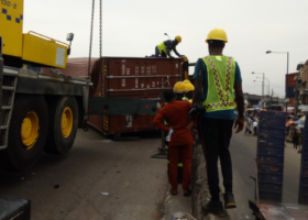 Container falls on Ojuelegba bridge