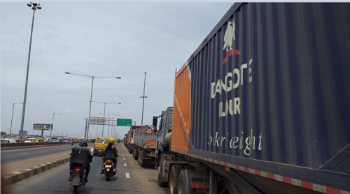 Trucks remain on Apapa bridge 96 hours after Buhari’s 72 hours ultimatum