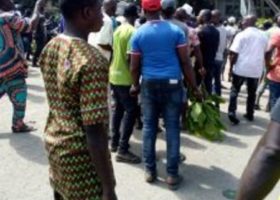 Pandemonium as Navy, truck drivers clash over extortion in Apapa