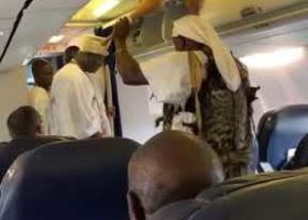 VIDEO: Ooni of Ife performs ritual on Arik flight 