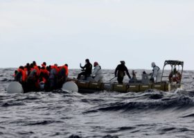 Woman, baby drown, 25 missing as migrant boat sinks off Libya 