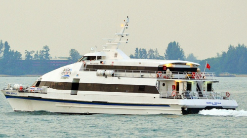 Grounded Singapore ferry evacuated off Indonesia