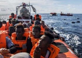 Migrant found dead as nearly 300 rescued in Mediterranean