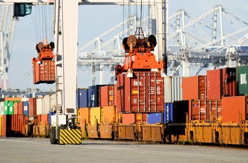 US Port of Long Beach moves ahead with $870m rail project