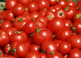Customs auction seized tomatoes, pepper in Ogun