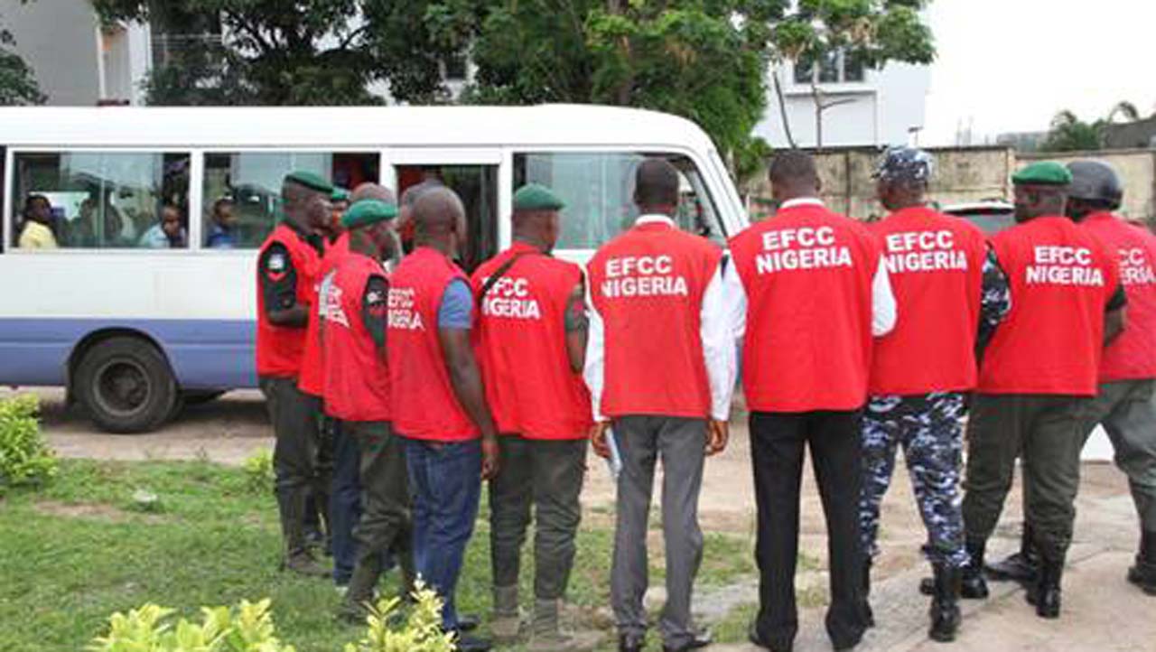 EFCC Arrests 11 For Illegal Oil Bunkering - Ships & Ports