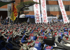 Wage dispute: Hyundai Heavy workers stage partial strike