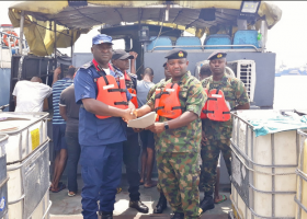 Navy arrests 7 impostors escorting oil vessel