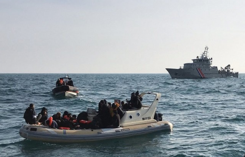 Two migrants missing in boat after collision