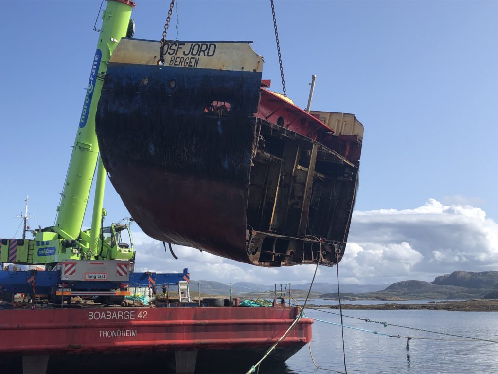 Norway: Wreck of grounded cargo ship cut up, removed