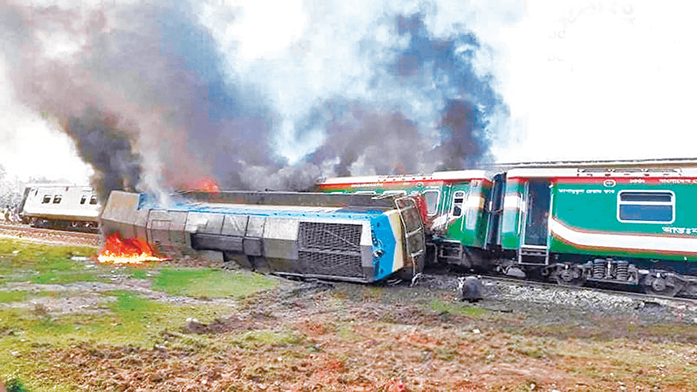 Train derails, catches fire in Bangladesh