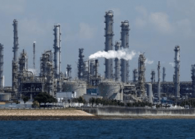 Singapore jails tanker captain in Shell oil heist case