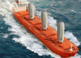 Greek shipowners urged to seek EU funding for low carbon ships