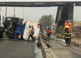 PHOTOS: Ikorodu Road on lockdown as tanker falls at Onipanu 