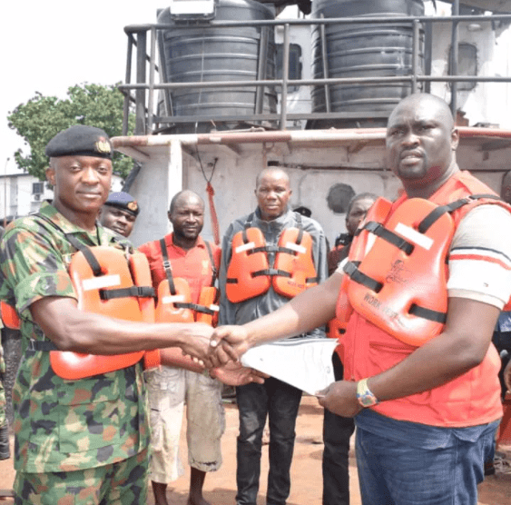 Navy hands over suspected oil thieves, vessel to EFCC