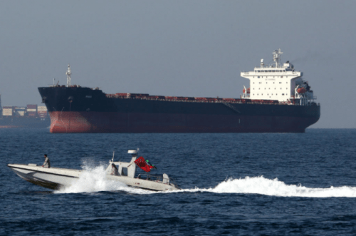 U.S. warns of threats to ships in Gulf