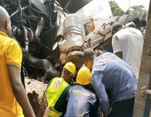 Container falls off truck, kills woman in Lagos 