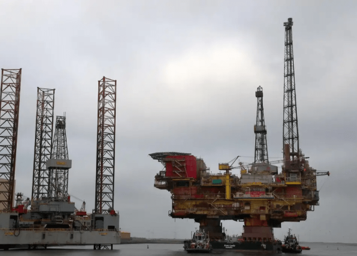 UK imposes travel restrictions to North Sea oil installations