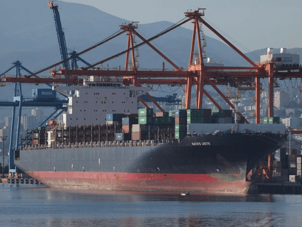 Liberian-flagged containership loses containers overboard