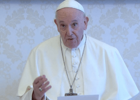 Pope Francis pays tribute to seafarers stuck at sea
