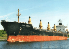 Australia bans Greek ship for underpaying crew