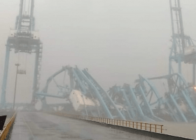 Cranes collapse at India’s largest container port 