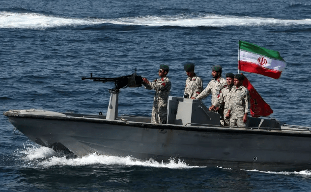 Iran detains UAE ship, crew 