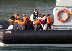 More migrants cross Channel to Britain as political tension rises